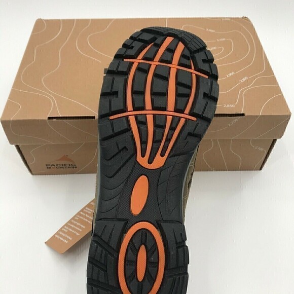 Athletic_Shoes
